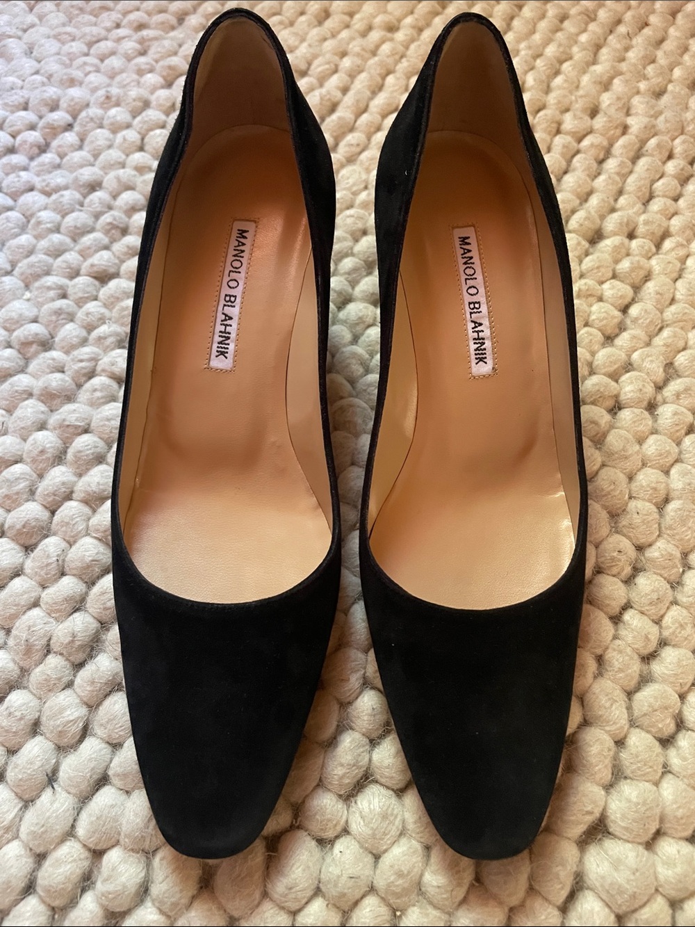 Manolo Blahnik Okkatopla 50 Pumps - Picture 3 of 8